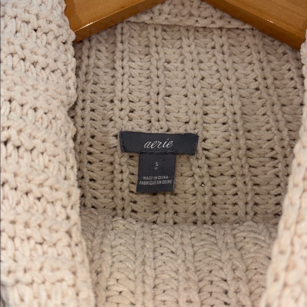 Aerie chunky knit turtleneck sweater in an off-white or cream color wise small - Picture 6 of 7